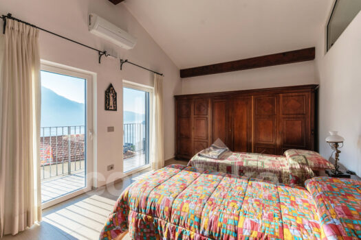 Villa moderna con vista lago a Moltrasio