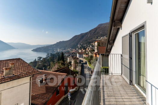 Villa moderna con vista lago a Moltrasio