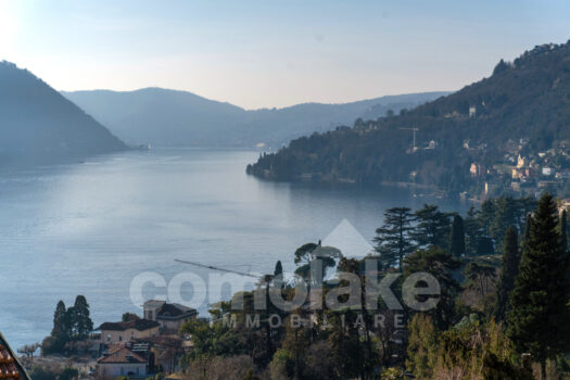 Villa moderna con vista lago a Moltrasio