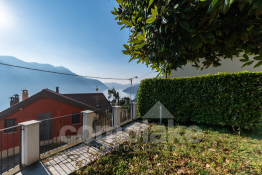 Villa moderna con vista lago a Moltrasio