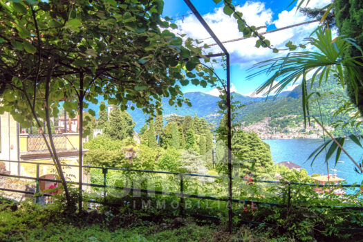 Casa storica con terrazzo e giardino a Moltrasio