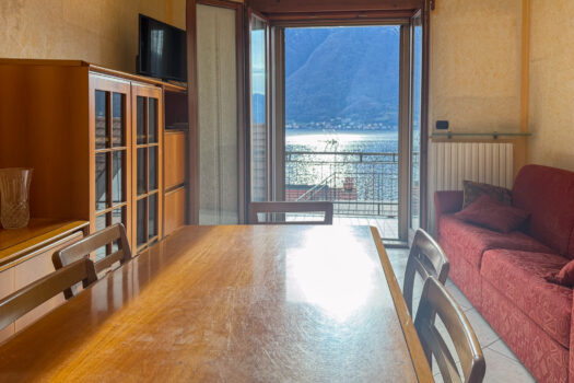 Due appartamenti con terrazzo a Colonno – vista lago