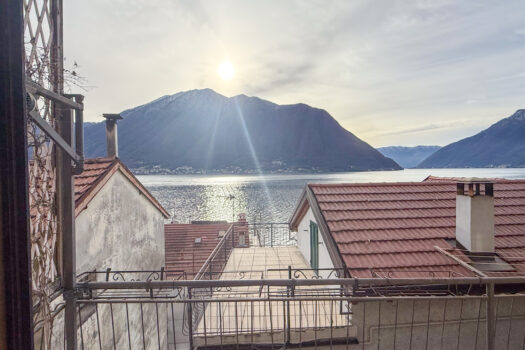 Due appartamenti con terrazzo a Colonno – vista lago