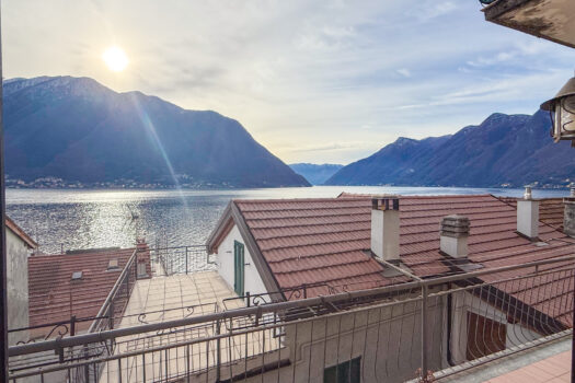 Due appartamenti con terrazzo a Colonno – vista lago