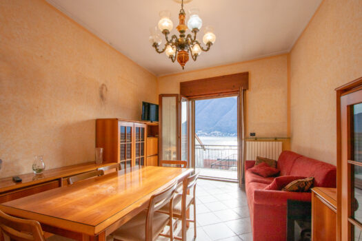 Due appartamenti con terrazzo a Colonno – vista lago