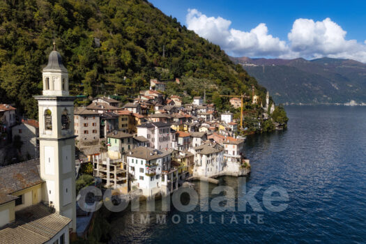 Casa di lago con ampio terrazzo a Brienno