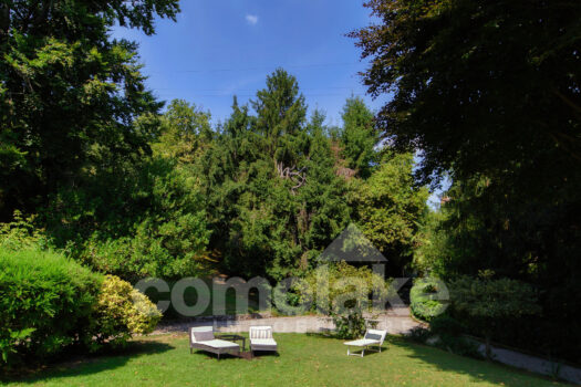 Villa indipendente con ampio giardino a San Fermo Della Battaglia