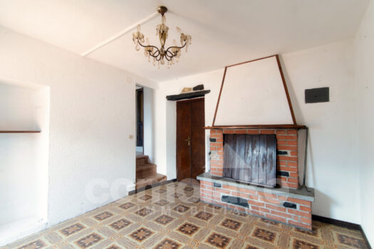 Casa di lago con ampio terrazzo a Brienno