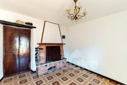 Casa di lago con ampio terrazzo a Brienno