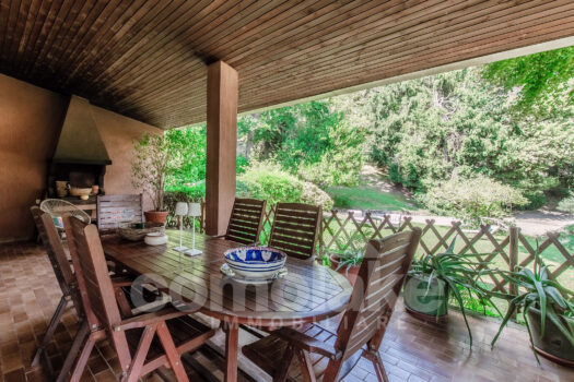 Villa indipendente con ampio giardino a San Fermo Della Battaglia