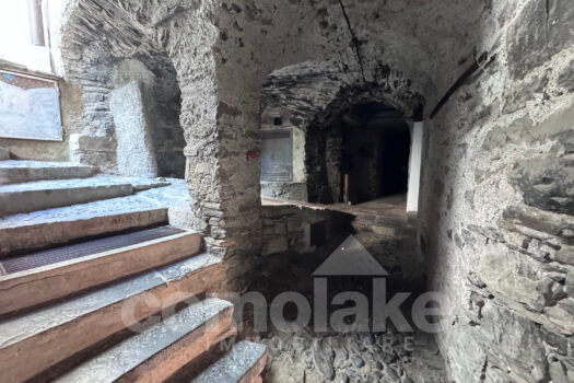 Casa di lago con ampio terrazzo a Brienno