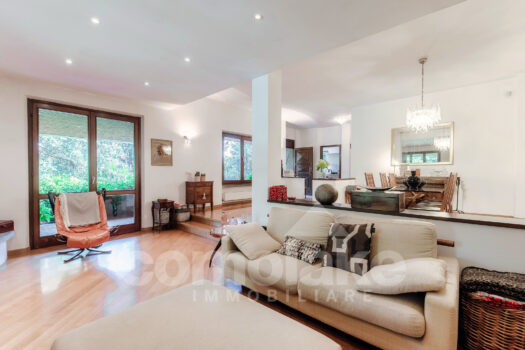 Villa indipendente con ampio giardino a San Fermo Della Battaglia