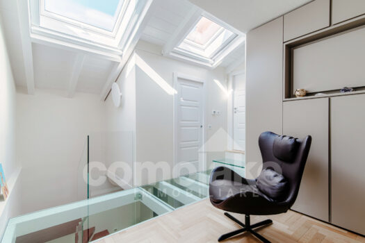 Casa di lago con giardino e vista lago a Carate Urio