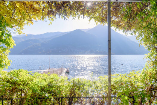 Appartamento con giardino a lago e posto barca vicino Cernobbio