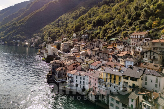 Casa di lago con ampio terrazzo a Brienno
