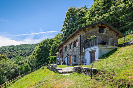 Villa con vista lago a Cremia – posizione dominante
