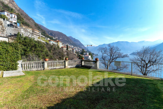 Villa con giardino e splendida vista lago a Moltrasio