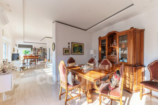 Villa moderna con vista lago a Moltrasio