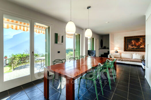 Villa con giardino e splendida vista lago a Moltrasio