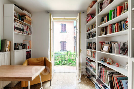 Casa di lago con giardino a Torno