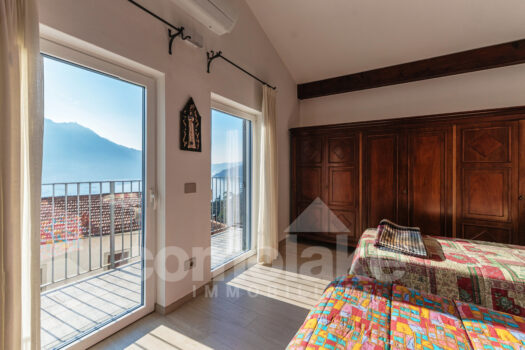 Villa moderna con vista lago a Moltrasio