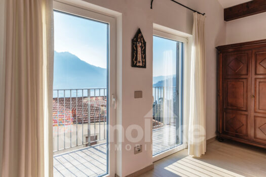 Villa moderna con vista lago a Moltrasio