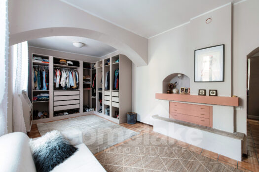 Casa di lago con giardino a Torno