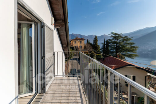 Villa moderna con vista lago a Moltrasio