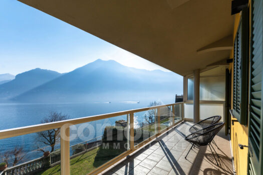 Villa con giardino e splendida vista lago a Moltrasio