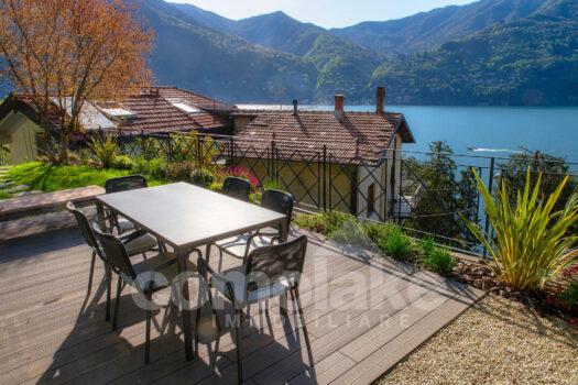 Casa di lago con giardino e vista lago a Carate Urio