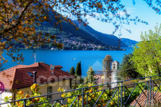 Casa di lago con giardino e vista lago a Carate Urio