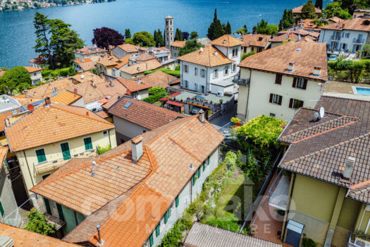 Casa di lago con giardino a Torno
