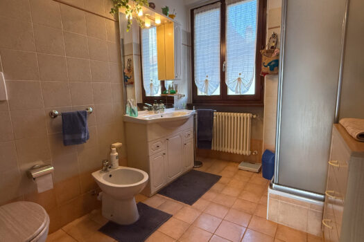 Trilocale con ampio terrazzo a Plesio – vista lago