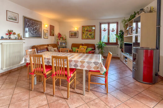 Trilocale con ampio terrazzo a Plesio – vista lago