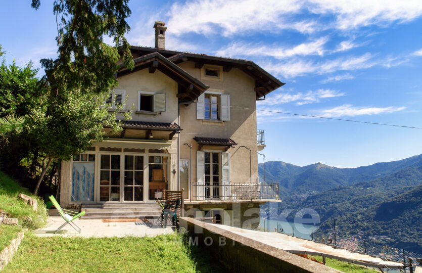 Antica casa di lago con ampio giardino a Cernobbio