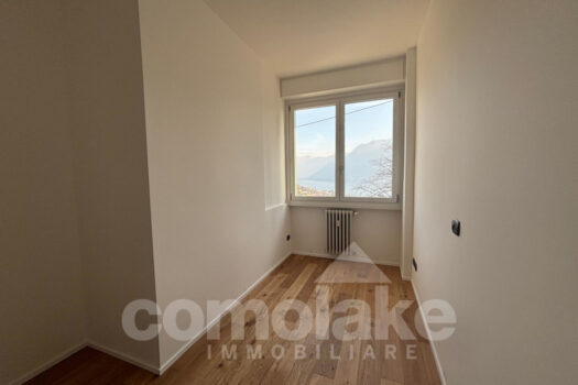 Appartamento con terrazzo vista lago a Como