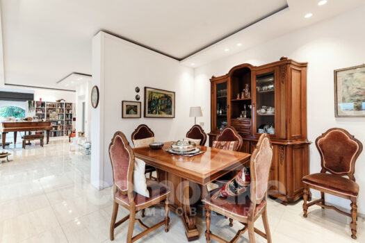 Villa moderna con vista lago a Moltrasio