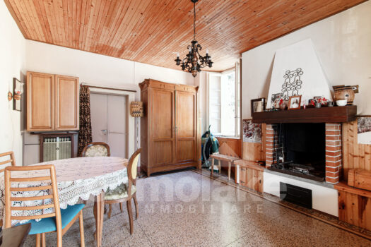 Casa storica con terrazzo e giardino a Moltrasio