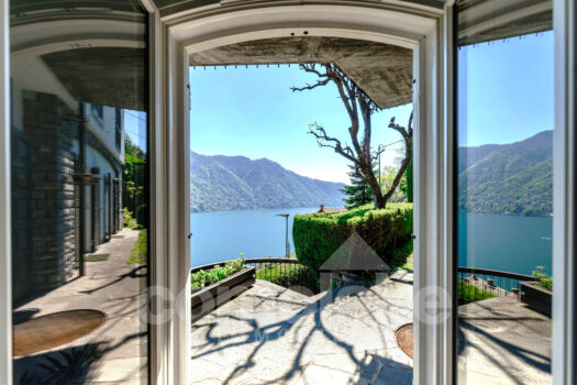 Villa con magnifica vista lago a Moltrasio