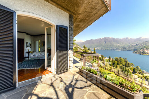 Villa con magnifica vista lago a Moltrasio