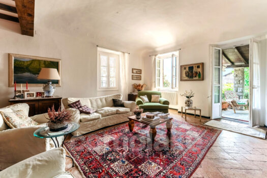 Appartamento in casa storica con terrazzo e giardino