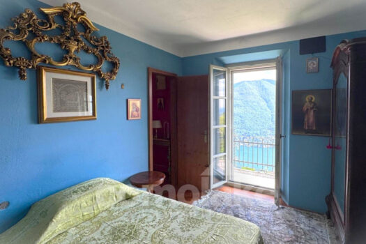 Antica casa di lago con ampio giardino a Cernobbio