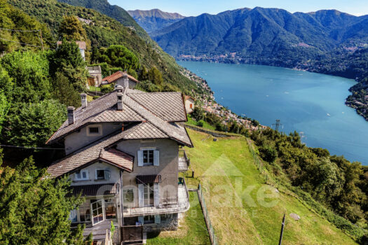 Antica casa di lago con ampio giardino a Cernobbio