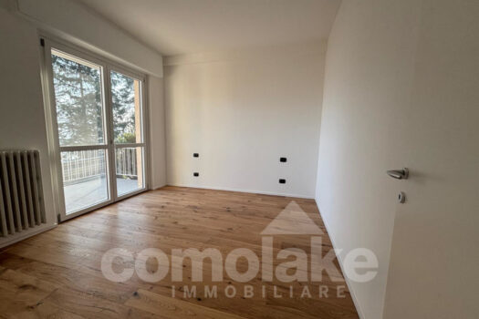 Appartamento con terrazzo vista lago a Como