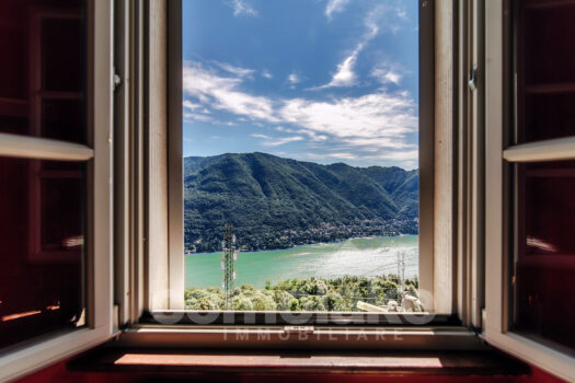 Antica casa di lago con ampio giardino a Cernobbio