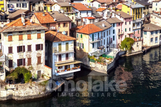 Casa storica direttamente a lago con terrazzo a Brienno