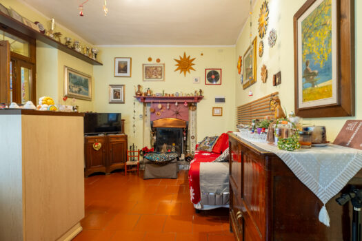 Porzione di casa a Grandola ed Uniti – vicina al centro