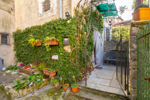 Porzione di casa a Grandola ed Uniti – vicina al centro