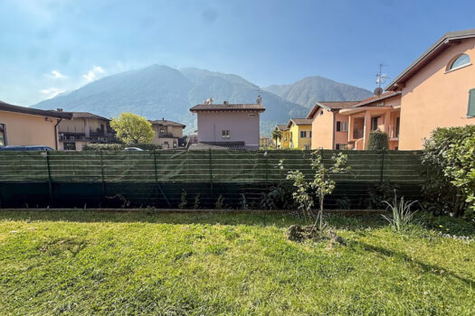 Villetta con giardino a Porlezza – vicina al centro