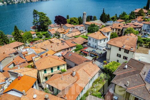 Casa di lago con giardino a Torno